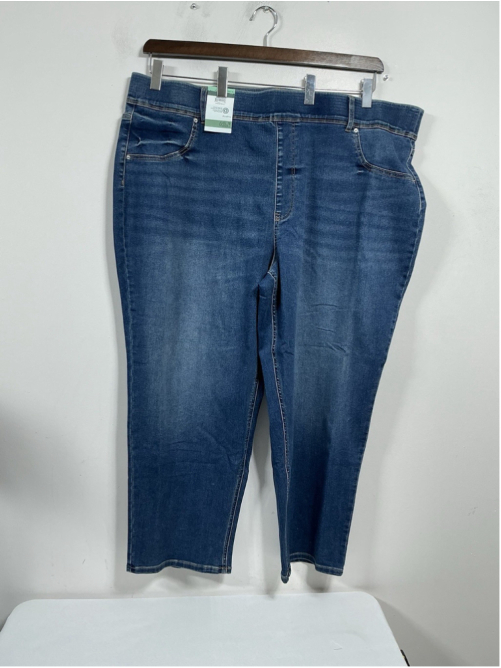 Womans NWT Terra & Sky Straight Pull On Blue Jeans 4 X 28W-30W Elastic Waist